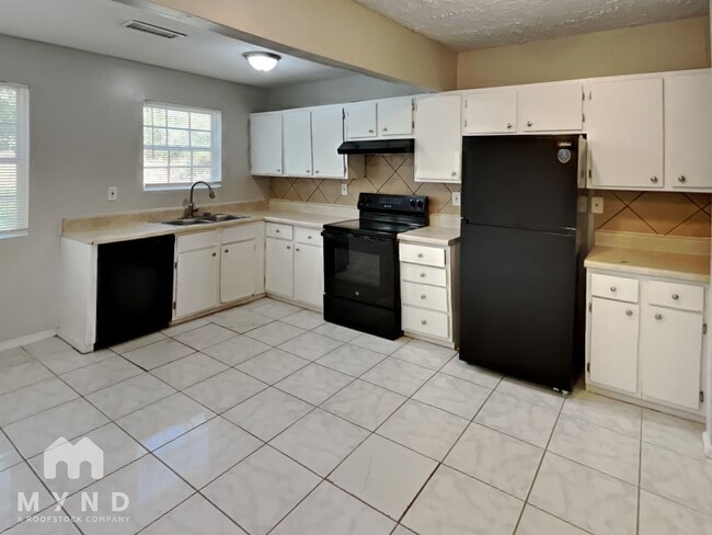 Foto del edificio - 450 Fairburn Rd NW