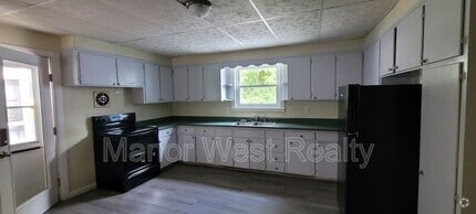 Building Photo - 37 E Pottsville St
