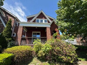 Building Photo - 1316 Justine St
