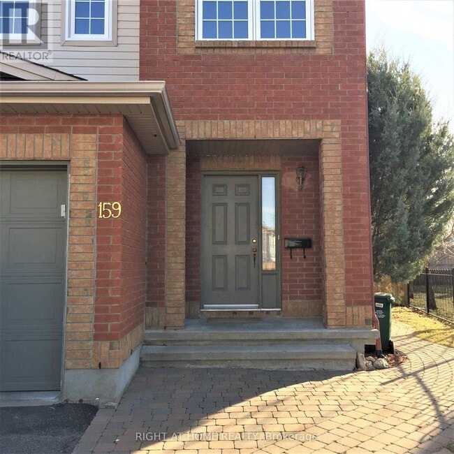 Building Photo - 159 Kinross Private