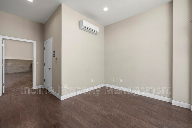 Building Photo - 1545 W 200 S
