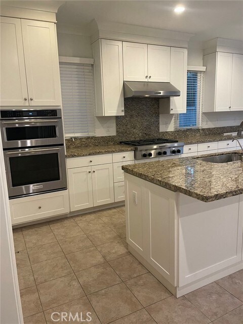 Building Photo - 128 Crimson Oak