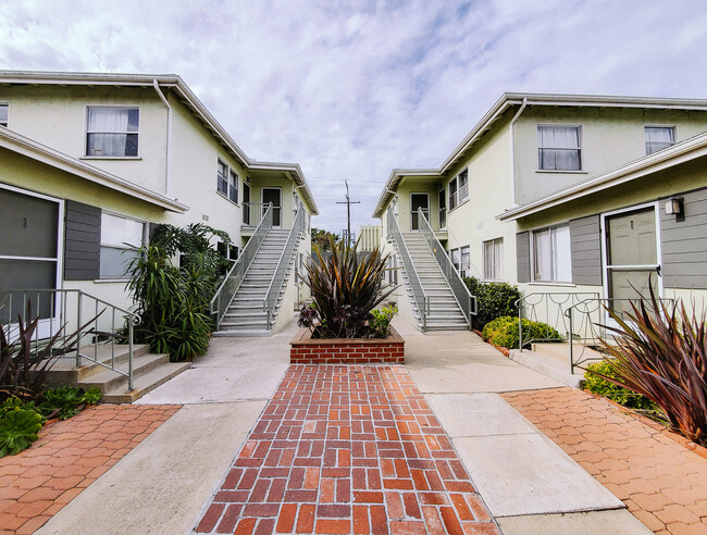 Foto del edificio - 17905 Crenshaw Blvd