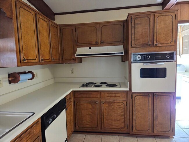 Building Photo - 1193 Angelia Dr SW