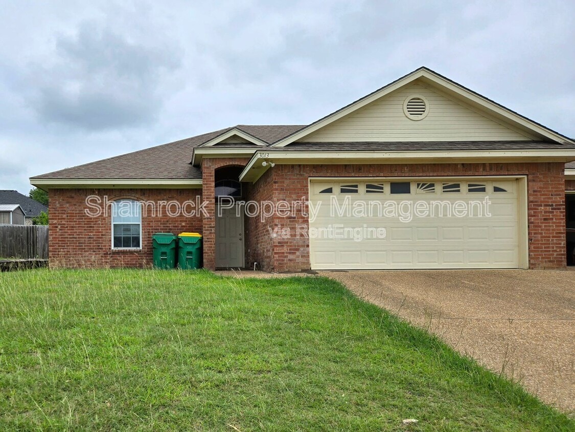 Primary Photo - 3013 Palomino Trail