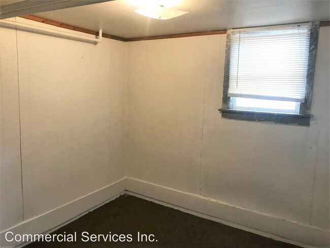 Building Photo - 423 S Beech St