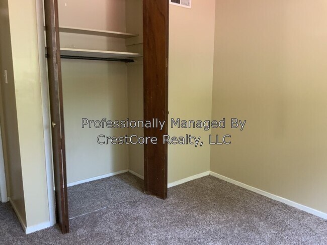 Building Photo - 818 N Highland Ave