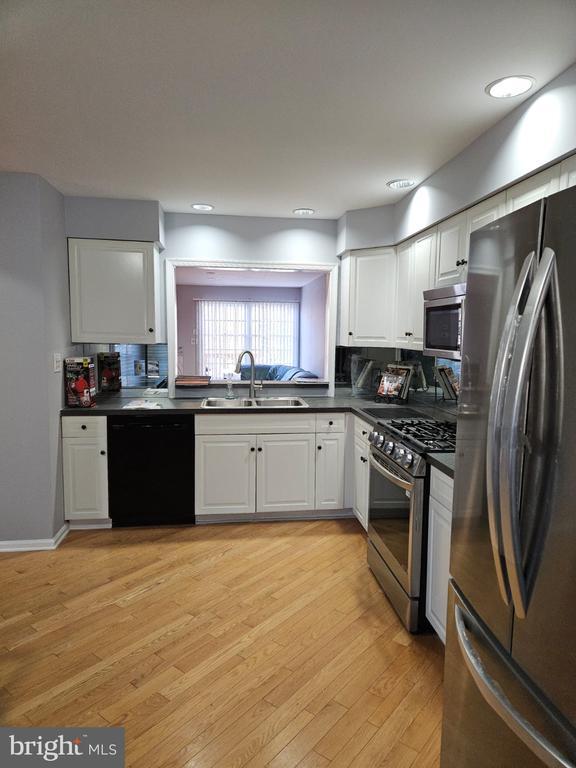 Building Photo - 45 Coriander Dr
