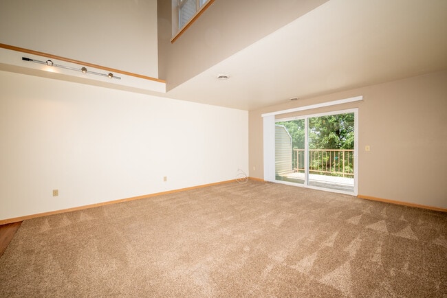 Building Photo - Timber Bluff
