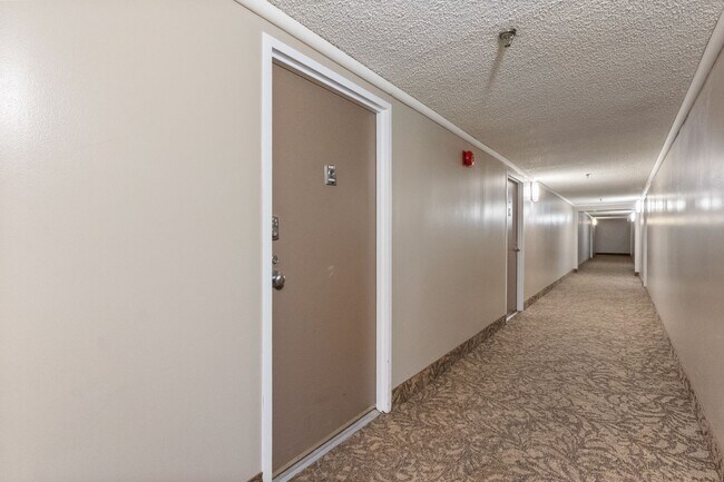 Foto del edificio - 5911 Edsall Rd