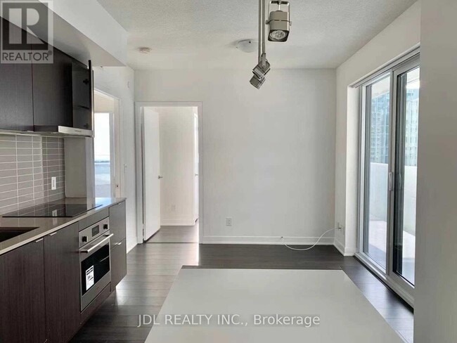 Building Photo - 88 Harbour St