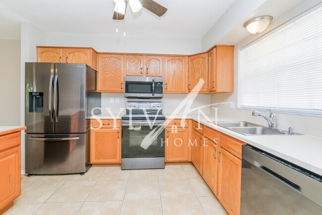 Building Photo - Cute 3BR 3BA Home