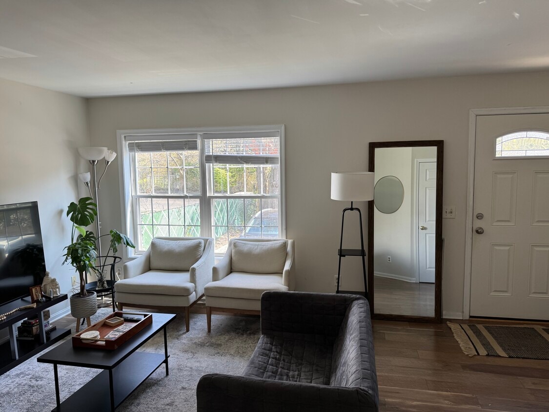 Livingroom - 233 Fairfield Ave