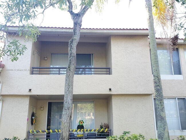 Foto del edificio - 801 Lyons Rd