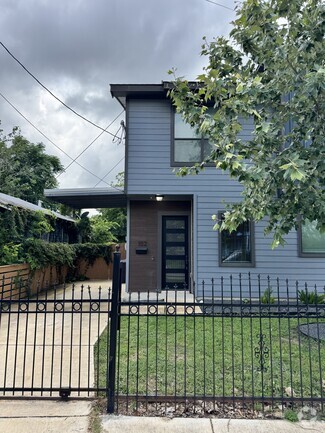 Building Photo - 419 Cactus St