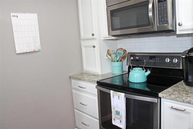 Foto del edificio - 8910 N Swan Cir