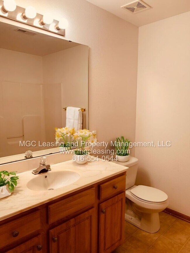 Foto del edificio - Peaceful Duplex Retreat in Pleasant Hill, ...