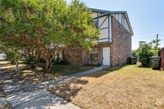 Building Photo - 2822 Wimbledon Ct