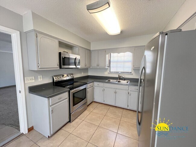 Foto del edificio - Charming 3 Bedroom Home in Countryview Estates community with Solar Panels!