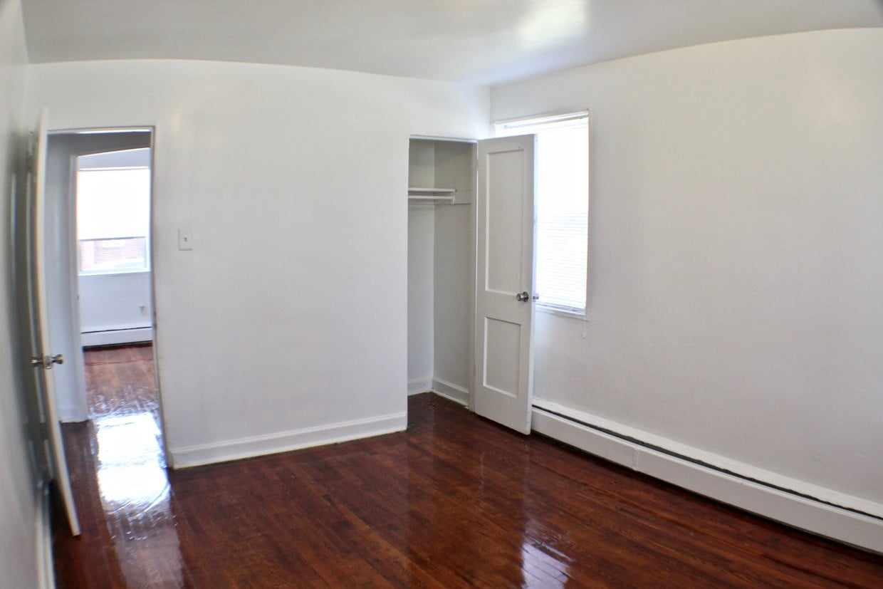 Foto principal - 1541 Park Blvd