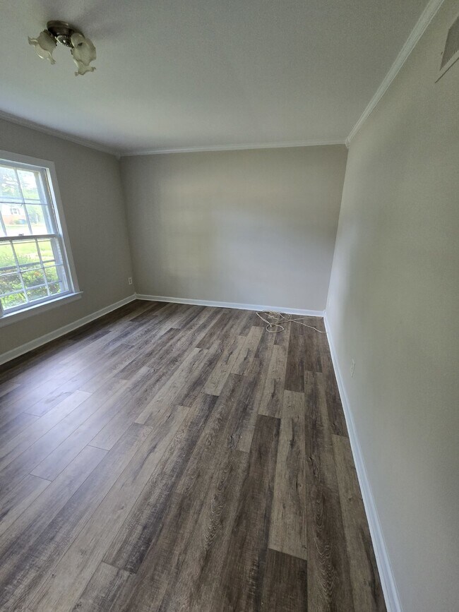 Building Photo - Charming 2 Bedroom Townhouse for Rent