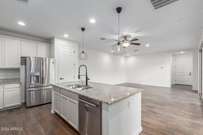 Foto del edificio - 3679 E Perkinsville St