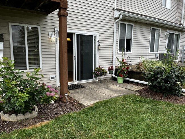 Building Photo - 2117 Orchard Ln
