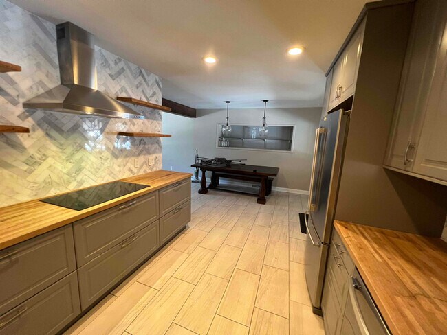 Foto del edificio - 533 S Union Blvd