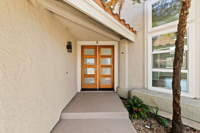 Foto del edificio - Stunning 4BR + Office/Den, 3BA View Home with 3-Car Garage!