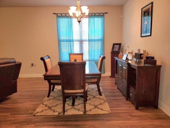 Foto del edificio - WOW! Incredible 3/2 Open Floor Plan home located in Desired Millview Estates III Subdivision.