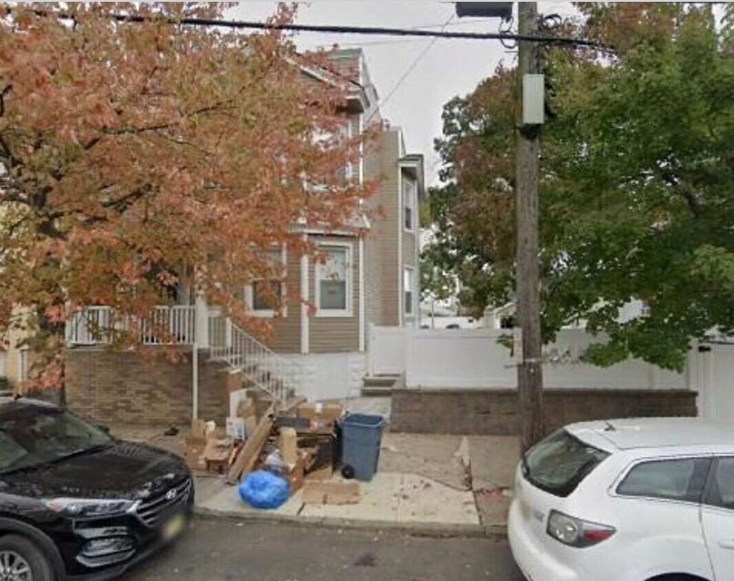 Primary Photo - 304 Chestnut St