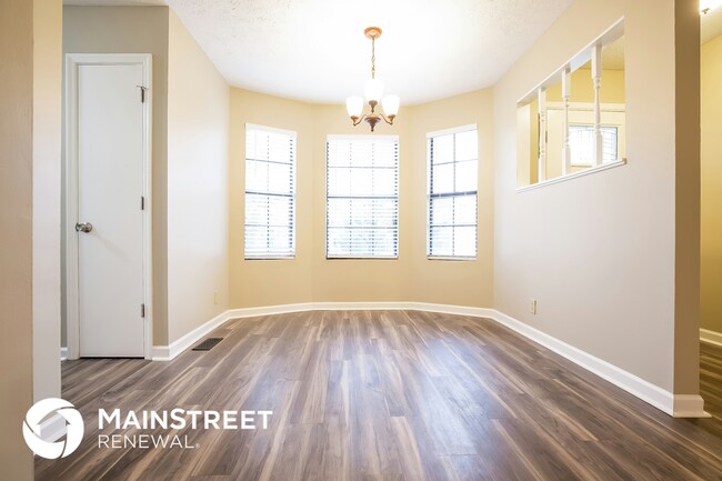 Foto del edificio - 785 Summer Hill Ln