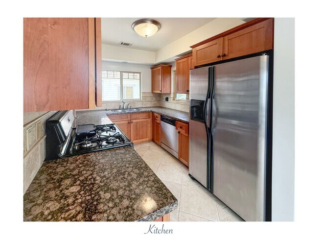 Foto del edificio - Pet friendly three-story townhouse-style c...