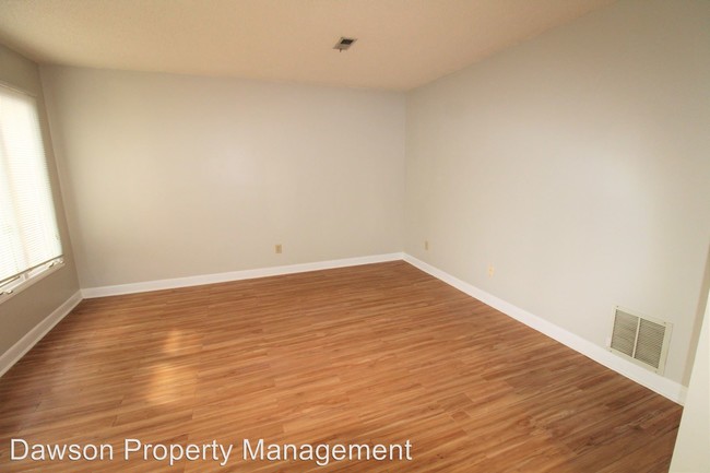 Building Photo - 2528 Vail Ave