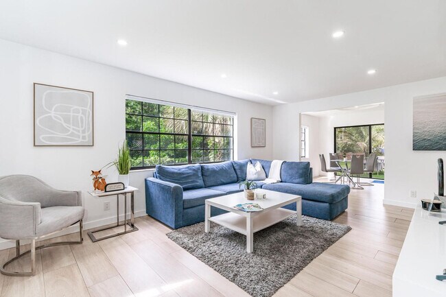 Foto del edificio - 809 SW 14th Ct