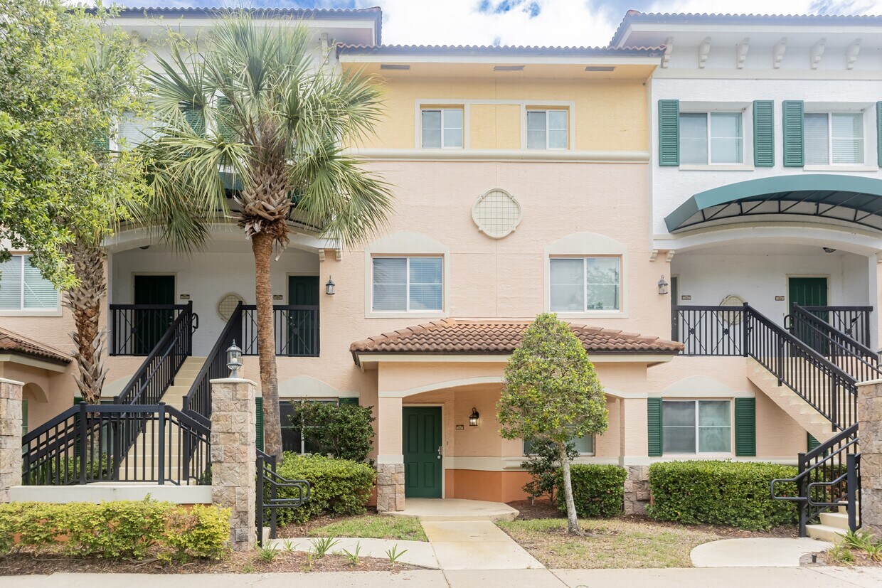 Foto principal - 9745 Touchton Rd