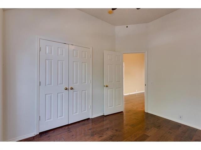 Foto del edificio - 4736 Parkmount Dr