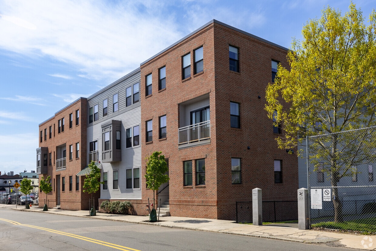 Exterior - 16 Boardman St