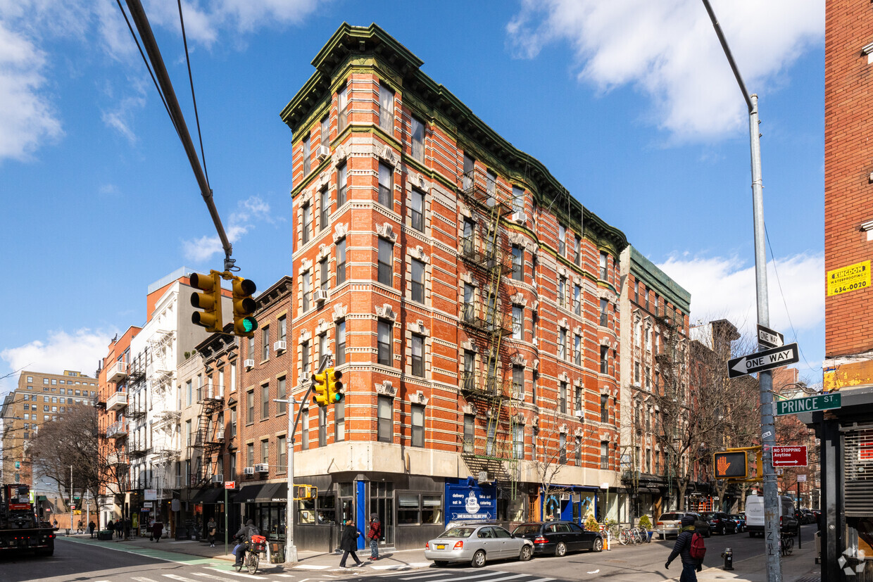 17 Prince St, New York, NY 10012 - Apartments in New York, NY ...