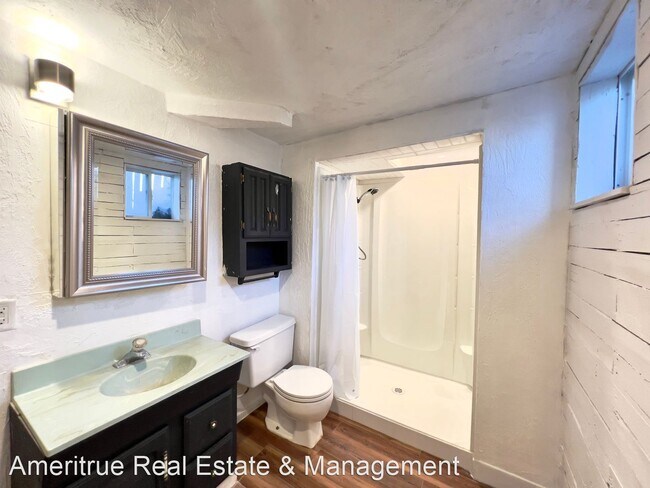 Building Photo - 5 br, 3 bath House - 649 E 300 N