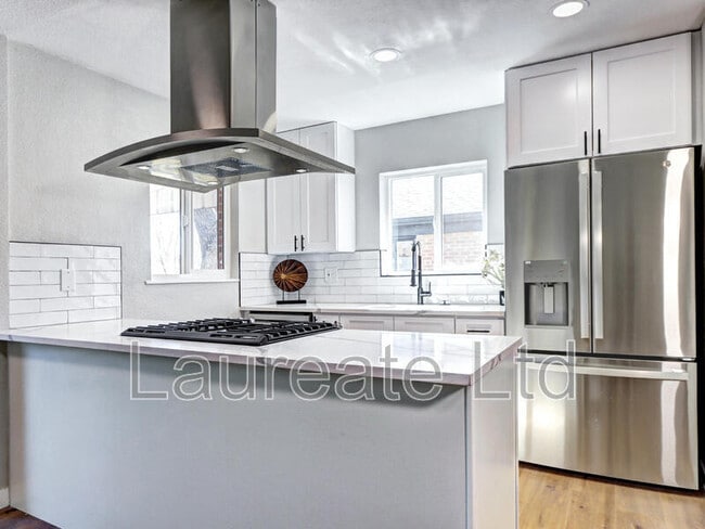 Building Photo - 3033 Leyden St
