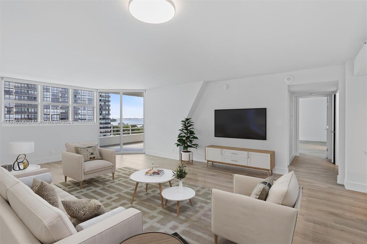 Foto principal - 555 NE 34th St