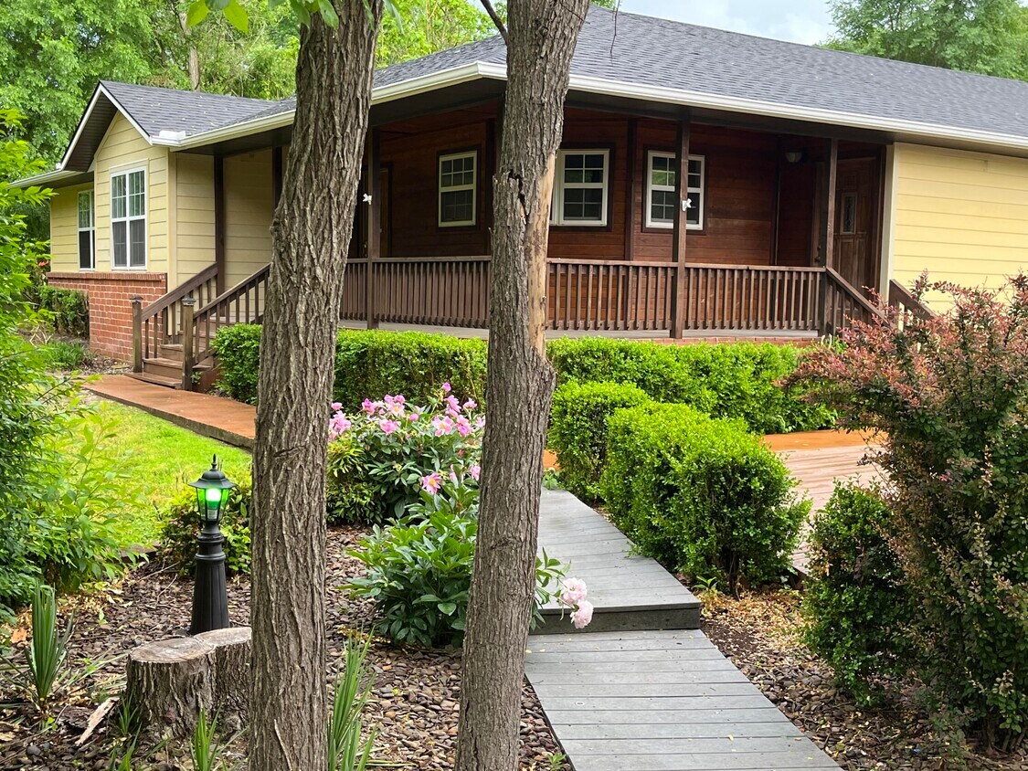 Primary Photo - 1500 Bear Hollow Rd