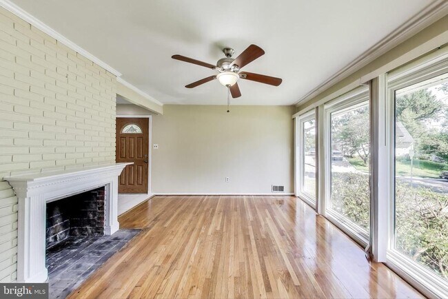 Foto del edificio - 5714 Ridgway Ave