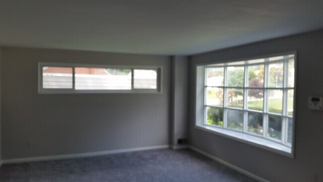 Foto del edificio - 11403 Woodson Ave