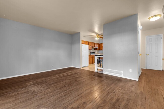 Foto del edificio - Charming Two-Story Townhome in a Prime Loc...