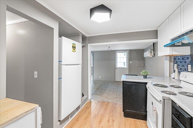 Foto del edificio - 2609 Maplewood Ave