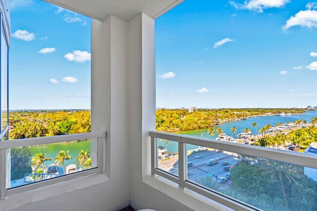 Foto del edificio - 4441 Collins Ave