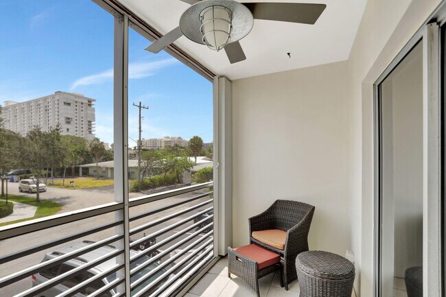 Foto del edificio - 3216 SE 8th St