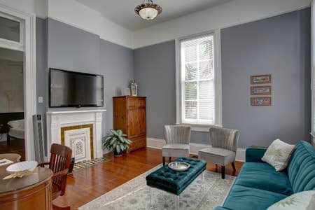 Photo - 821 Bordeaux St Apartments